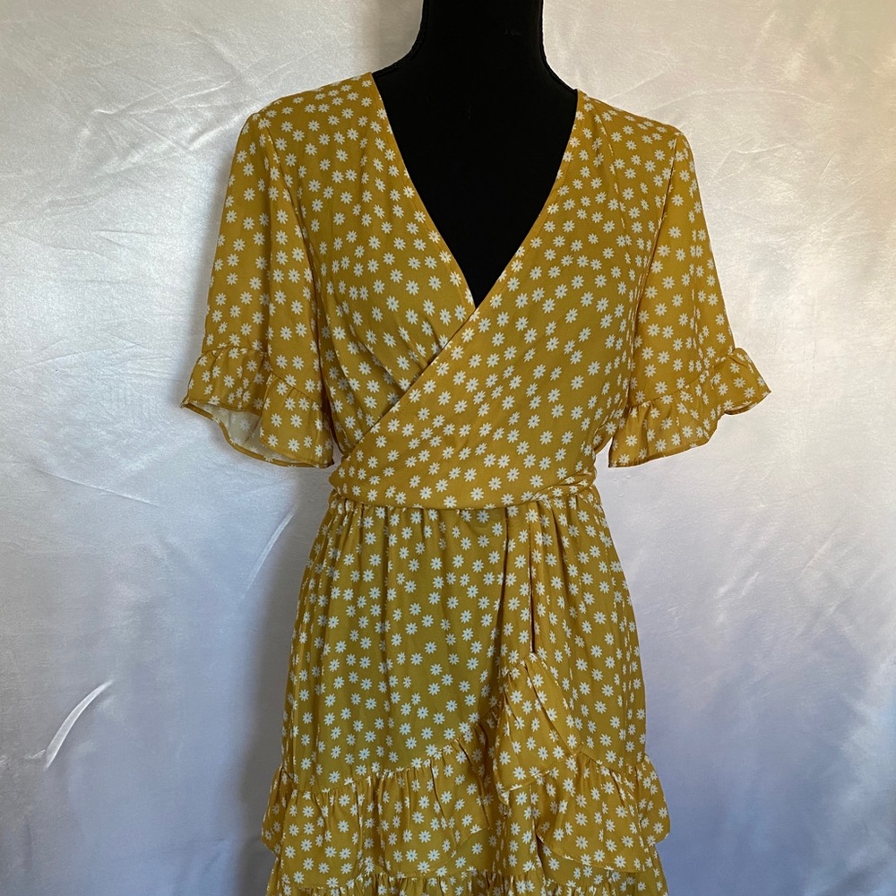 Yellow daisy dress